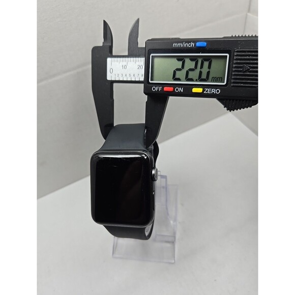 Apple Watch Series 3 42mm GPS Space Gray Aluminum Black Sport Band A1859 MTF32LL - Picture 8 of 15